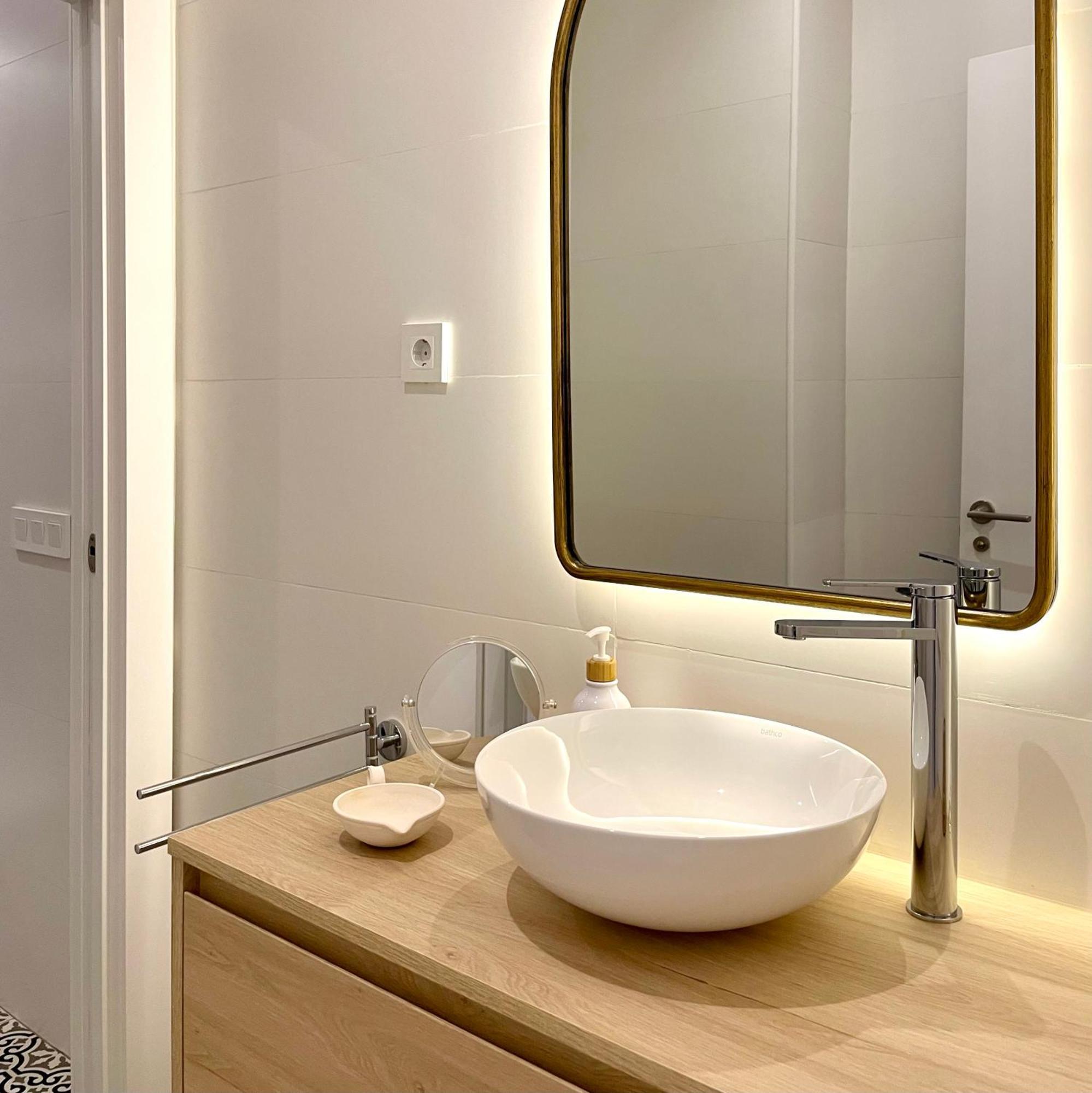 Piso Con Patio, 3 Habitaciones, En La Goleta Málaga Exterior foto
