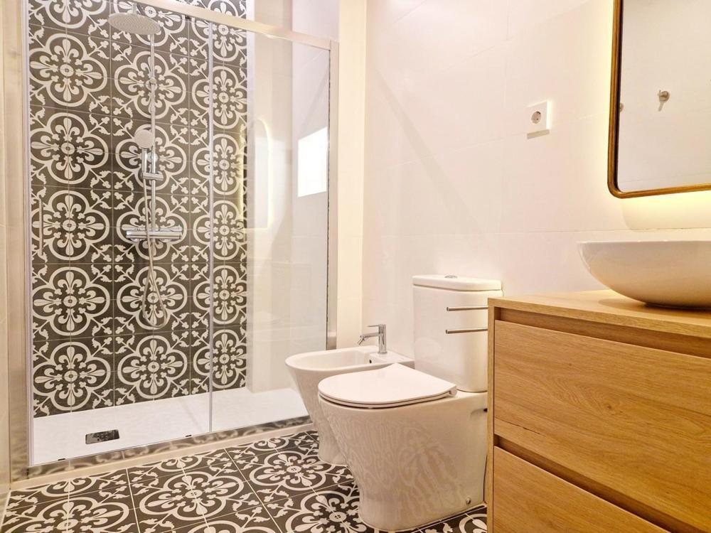 Piso Con Patio, 3 Habitaciones, En La Goleta Málaga Exterior foto