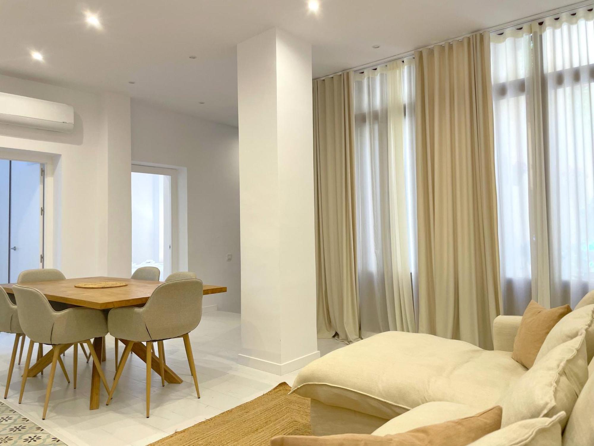 Piso Con Patio, 3 Habitaciones, En La Goleta Málaga Exterior foto